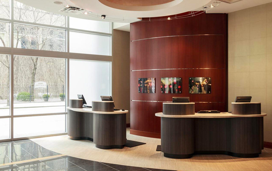 Courtyard Chicago Downtown/Magnificent Mile ホテル イメージ